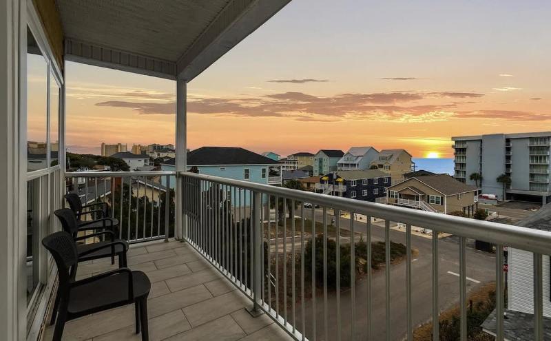 Beautiful 7BR Beach House Pool Walk to Beach - image 22