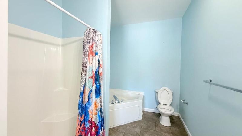 Beautiful 7BR Beach House Pool Walk to Beach - image 6