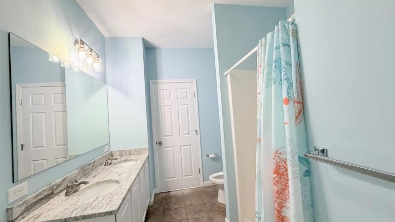 Beautiful 7BR Beach House Pool Walk to Beach - image 7