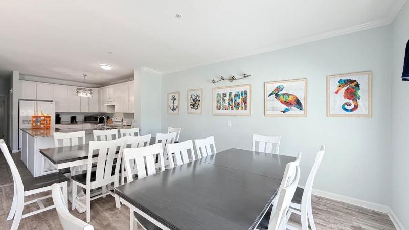 Beautiful 7BR Beach House Pool Walk to Beach - image 8