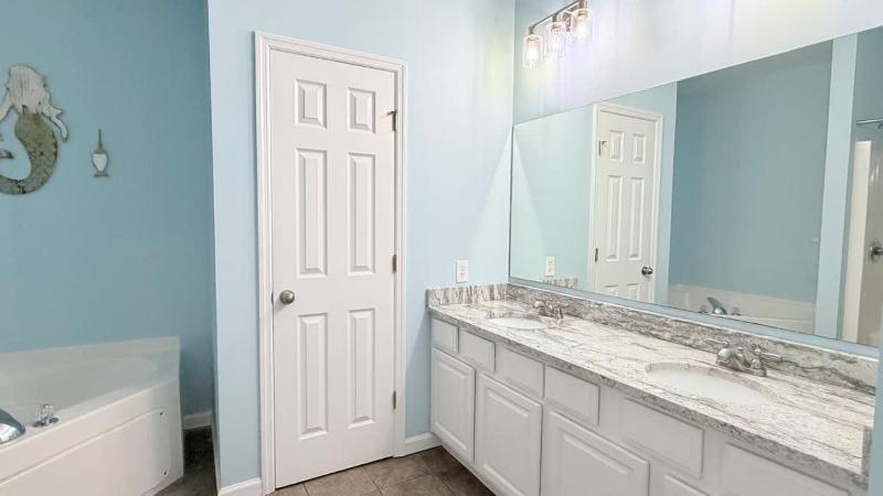 Beautiful 7BR Beach House Pool Walk to Beach - image 36