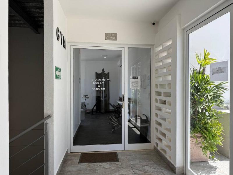 A una calle de la playa con alberca en roof - image 17