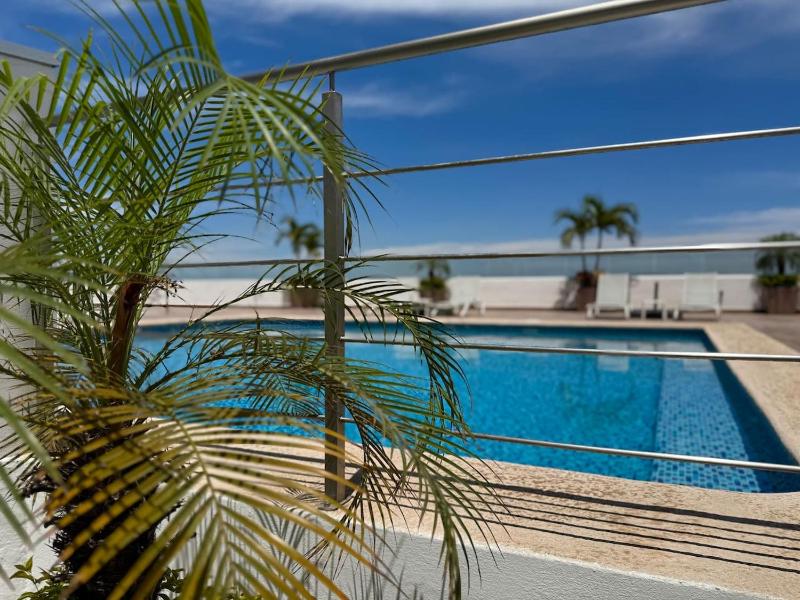 A una calle de la playa con alberca en roof - image 5