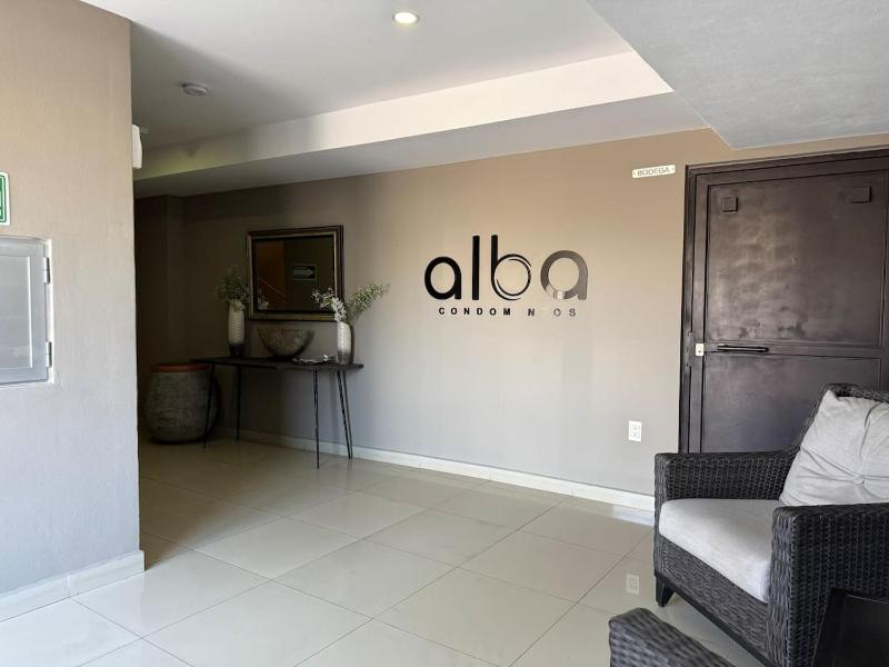 A una calle de la playa con alberca en roof - image 34