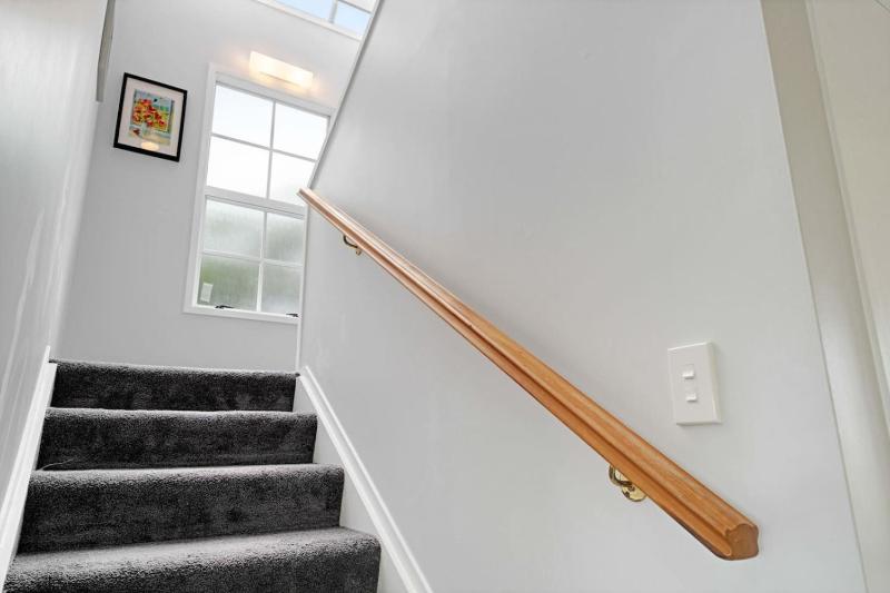 Remuera 3BR Elegance Home with Outdoor Living - image 6