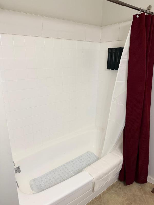 Cozy 2BR Near Zoo Downtown & Max Bell - image 13