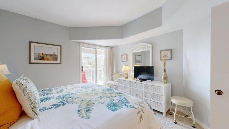 516 Barrington Court - image 10