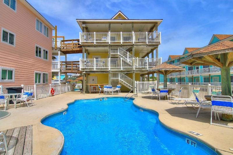 Beachgate Condo Suites and Hotel 516 condo - image 3