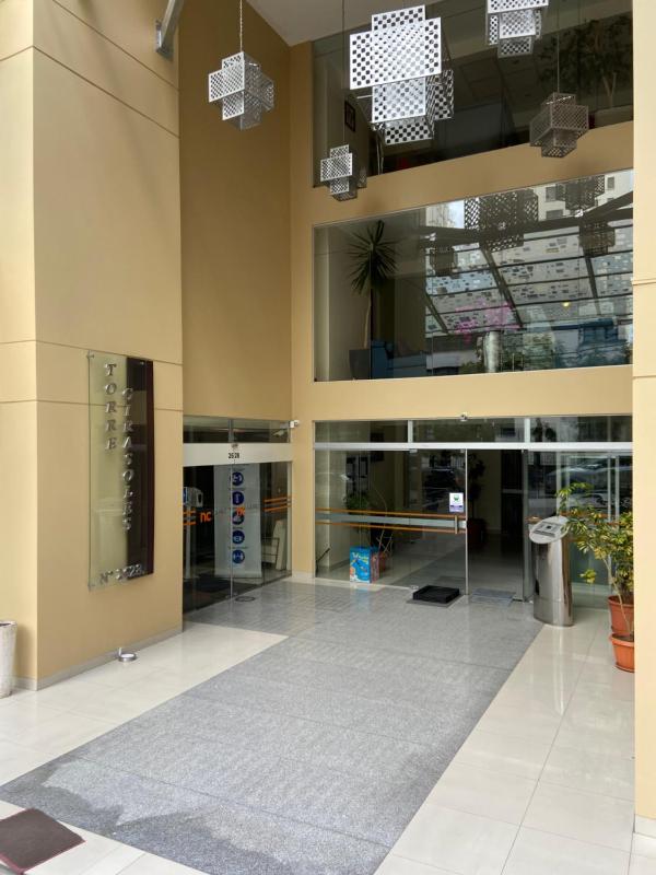 Cerca a pasos de la Embajada de EEUU - image 9