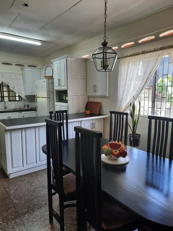 Eileens Place - image 5