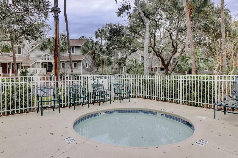 7637 Huntington Villas - image 36