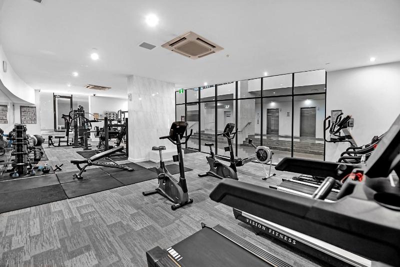 Apt 1309 - Sierra Grand - Broadbeach - image 3