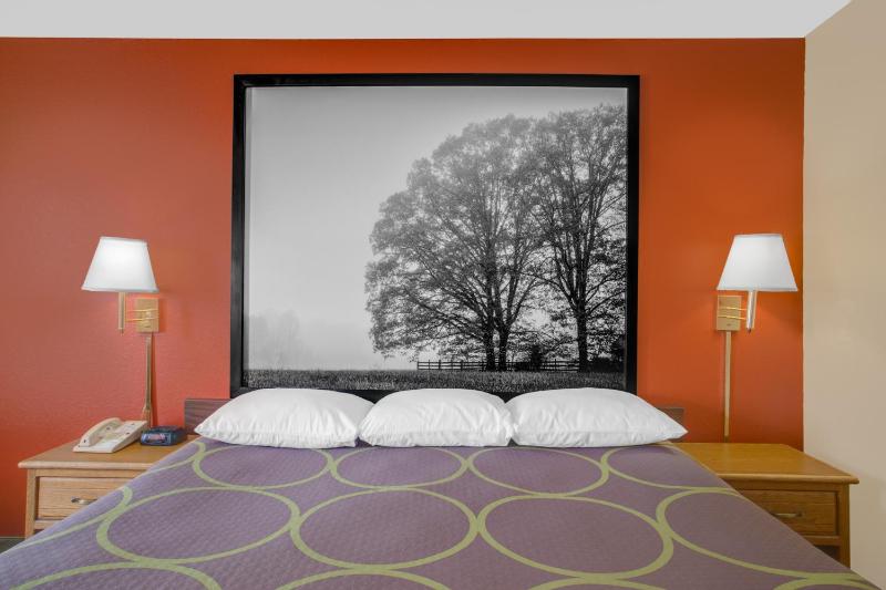 King Room - Non-Smoking image 2