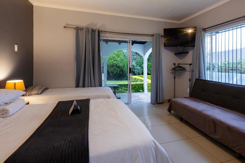 Menlyn Apartments - image 4