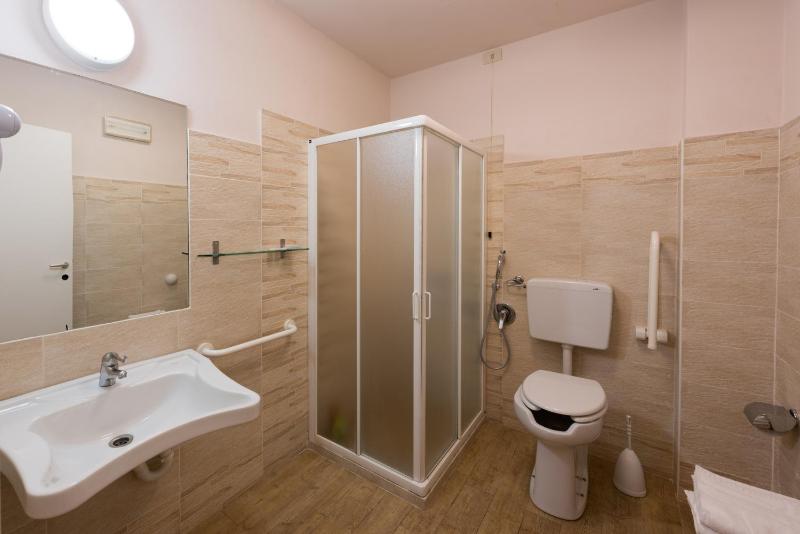 Triple Room image 4