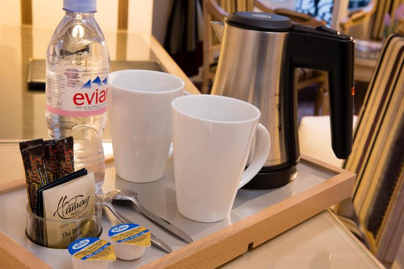 Superior Queen Room image 2