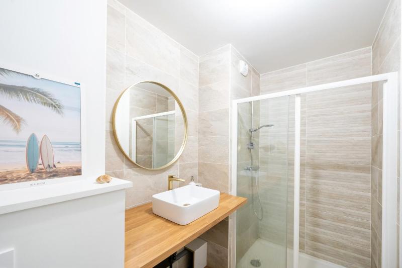 Appartement proche du port - image 7
