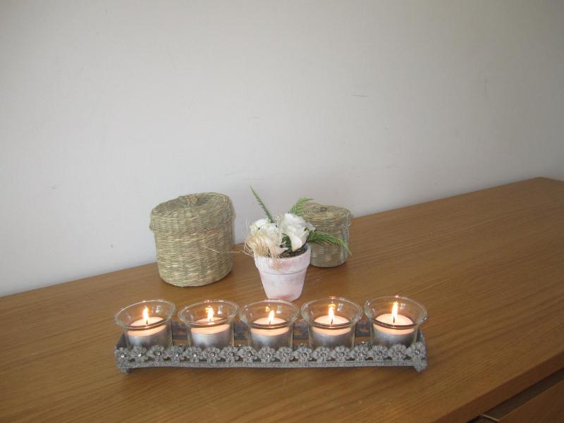 Studio Apartment with Balcony - Lower Floor image 4