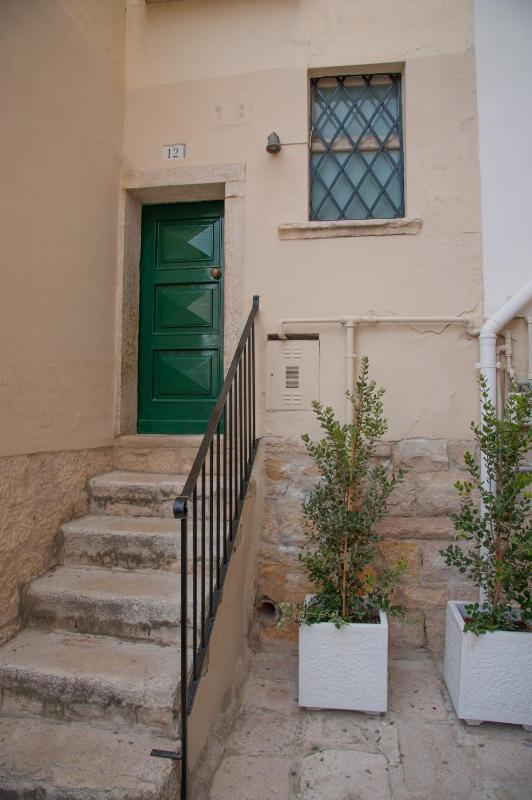 One-Bedroom Apartment - Separate Building image 4