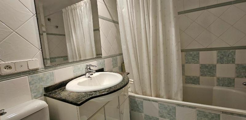 Apartamentos Marblau Pirámide 11º - Julio y Agosto SOLO FAMILIAS - image 11