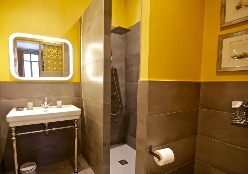 Superior Double Room image 3