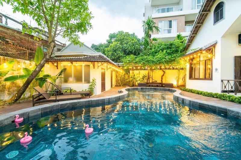 Hometown Seapearl 6 Bedroom Pool Villa Da Nang - image 1