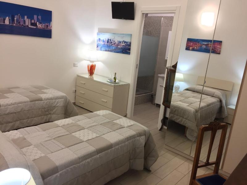 Standard Double or Twin Room image 2