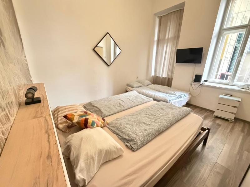 Michael Apartment with 2 Rooms near Gozsdu udvar - image 13