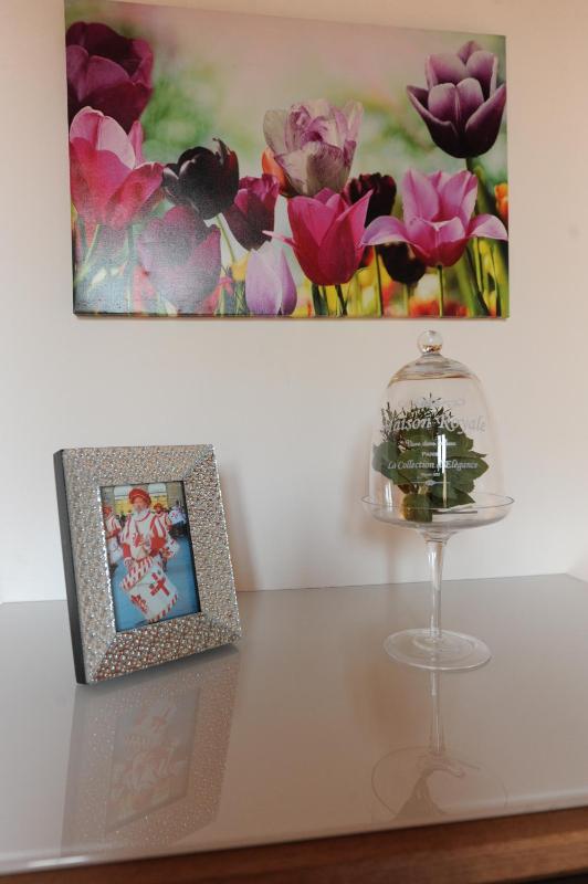 One-Bedroom Apartment image 2