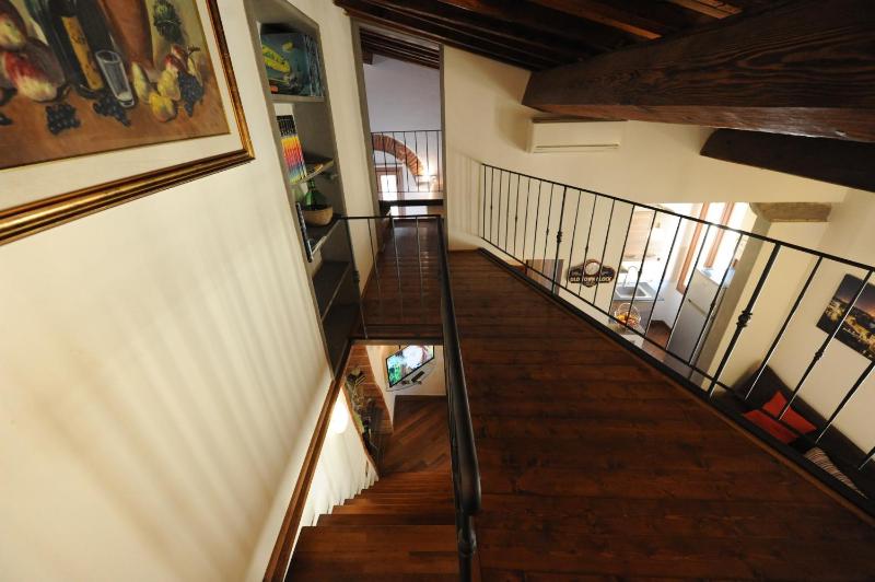 One-Bedroom Apartment image 3