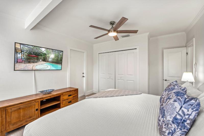 Coconut House - 606B - image 12