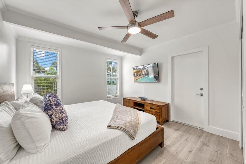 Coconut House - 606B - image 43