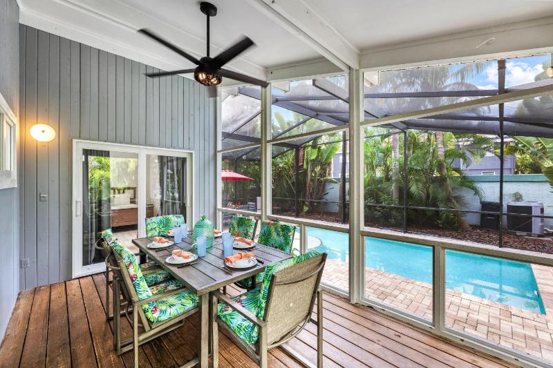 Coconut House - 606B - image 37