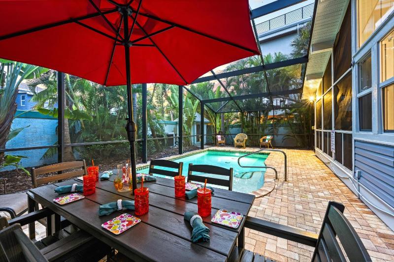 Coconut House - 606B - image 5