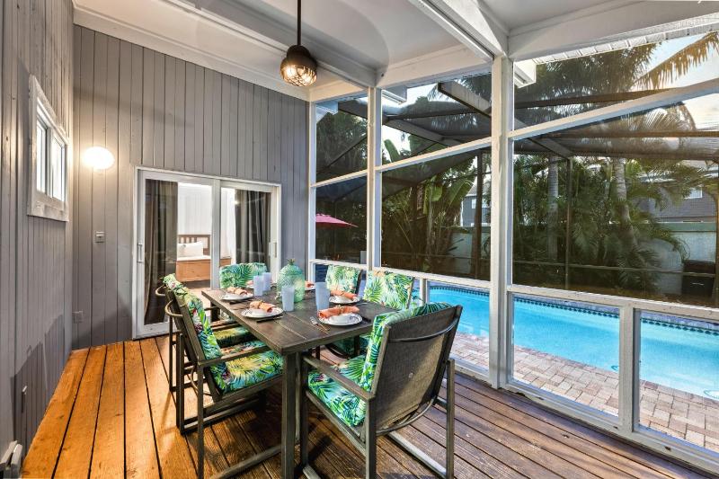 Coconut House - 606B - image 42