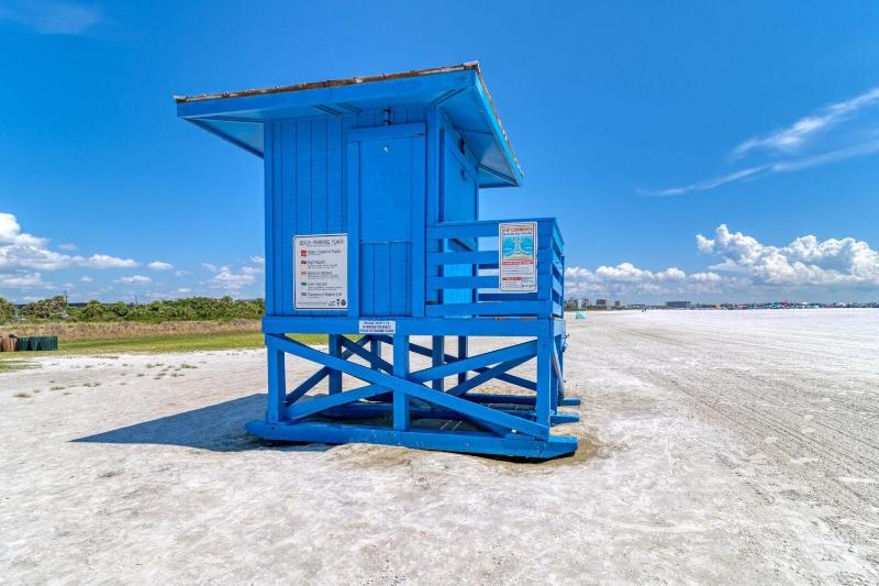Coconut House - 606B - image 22