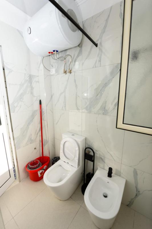 Edmois Apartment - image 14