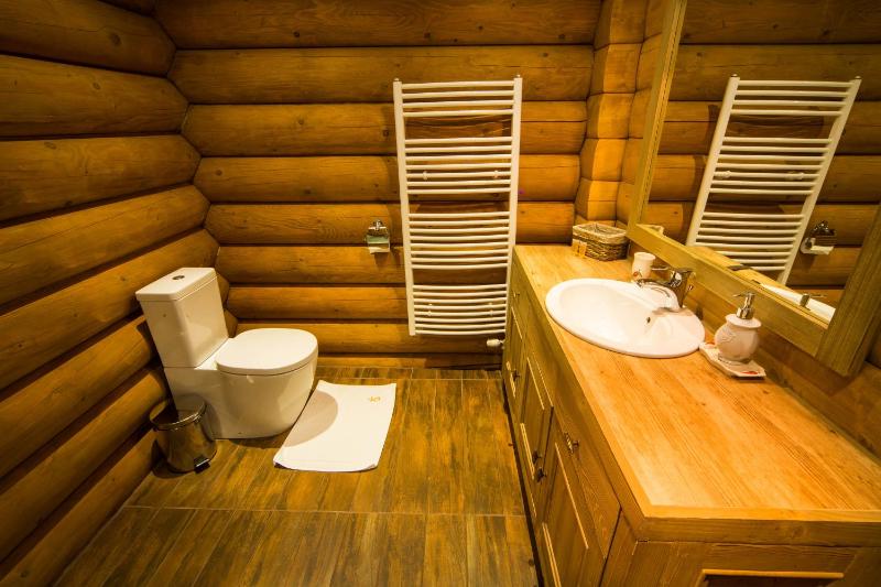 Deluxe Double Room with Balcony image 3