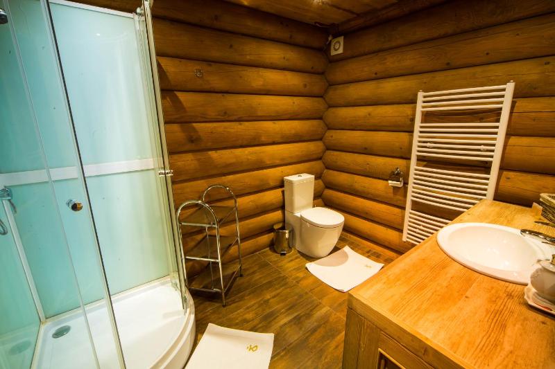 Deluxe Double Room with Balcony image 2