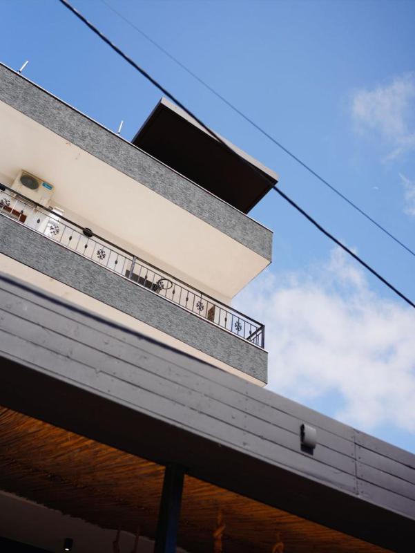 Corner Hotel - image 8