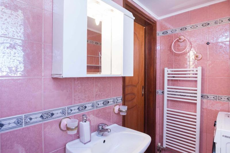 Peristeri 1 Bd Apt w Balcony and View - image 5