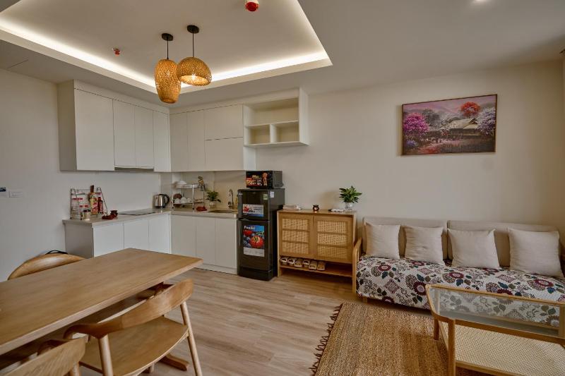 Komori House - Spacious Apartment with Kitchen & In-Unit Laundry - image 8