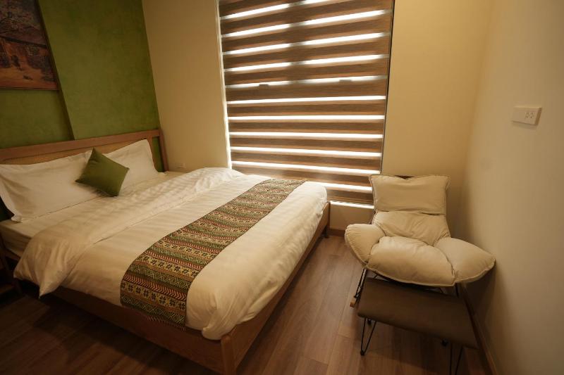 Komori House - Spacious Apartment with Kitchen & In-Unit Laundry - image 11