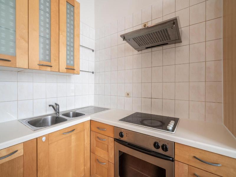 Lively City Getaway for 10 Near Meir - image 15