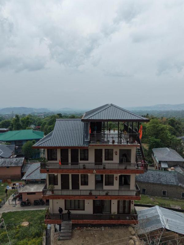 Sukoon Inn by Bharmouri Home Stay - image 9