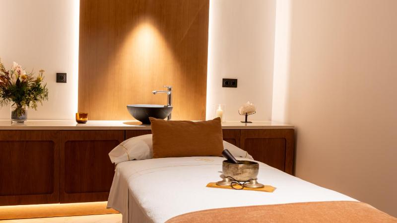 Gran Hotel Claridge Granada - Preferred Hotels & Resorts - image 8