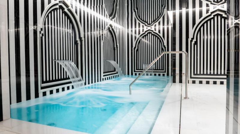 Gran Hotel Claridge Granada - Preferred Hotels & Resorts - image 13