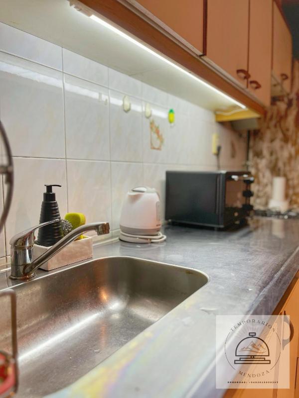Departamento centrico y tranquilo ideal para parejas en Mendoza - image 13