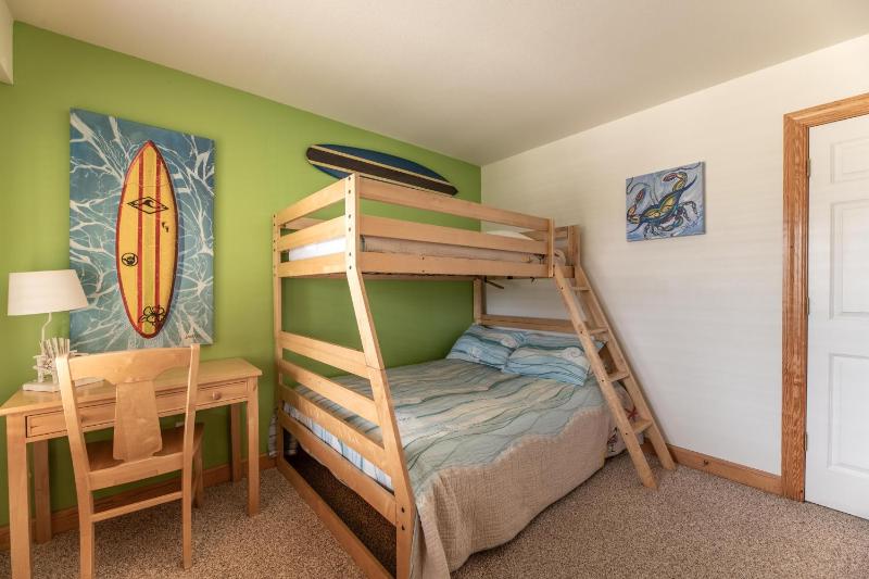Salty Dog - NH MP 11.5 Oceanfront Ocean View Elevator Pool Hot Tub Pool Table Pets OK Flex Stays - image 46