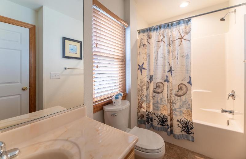 Salty Dog - NH MP 11.5 Oceanfront Ocean View Elevator Pool Hot Tub Pool Table Pets OK Flex Stays - image 22